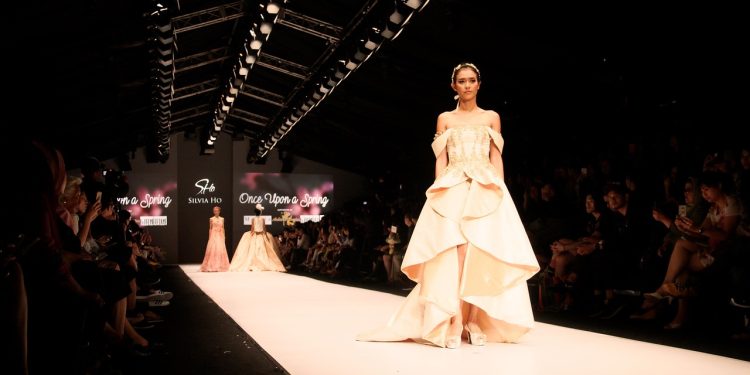 fashion, woman, trend, mode, jakartafashionweek, indonesia, black fashion, mode, mode, mode, mode, mode